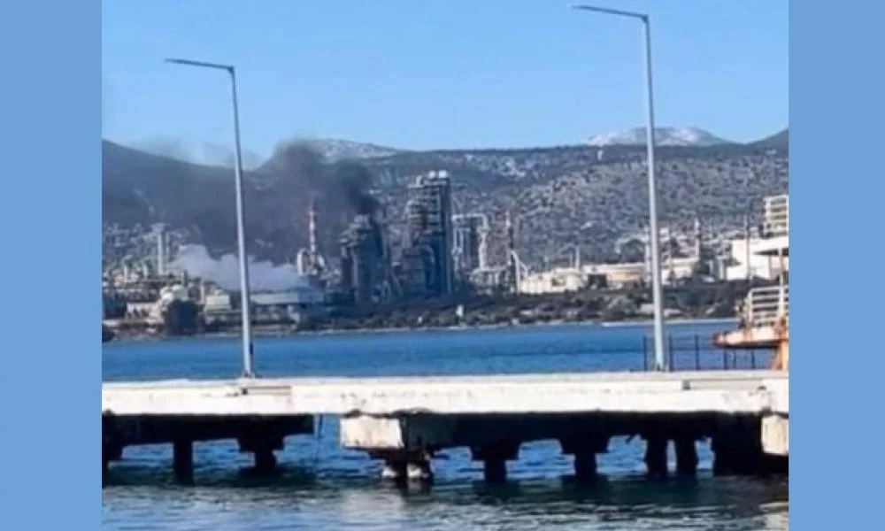 Ελευσίνα: Φωτιά κοντά στα διυλιστήρια (upd)